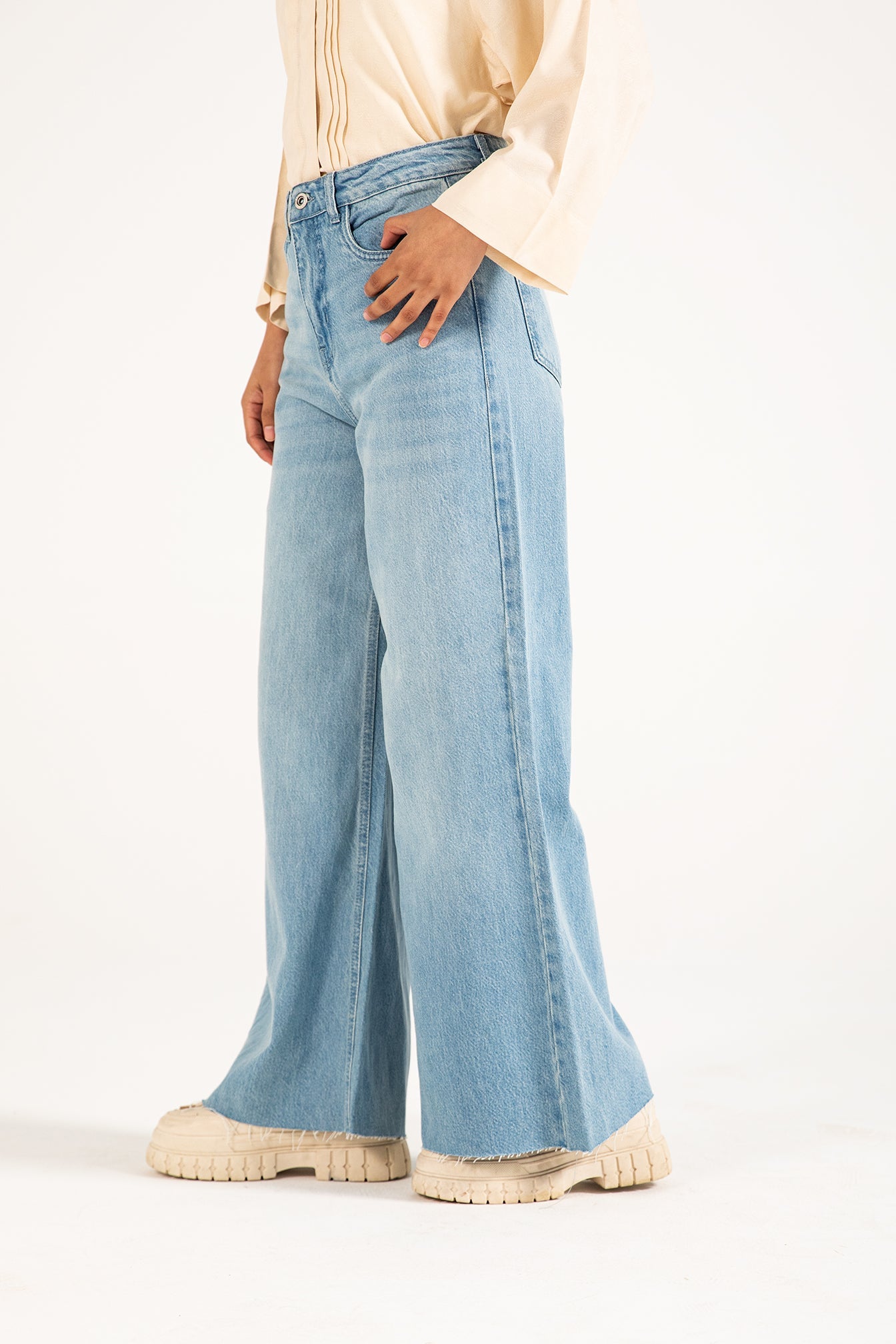 Urban Breeze™ | High-Waist Wide-Leg Jeans in Hellblau