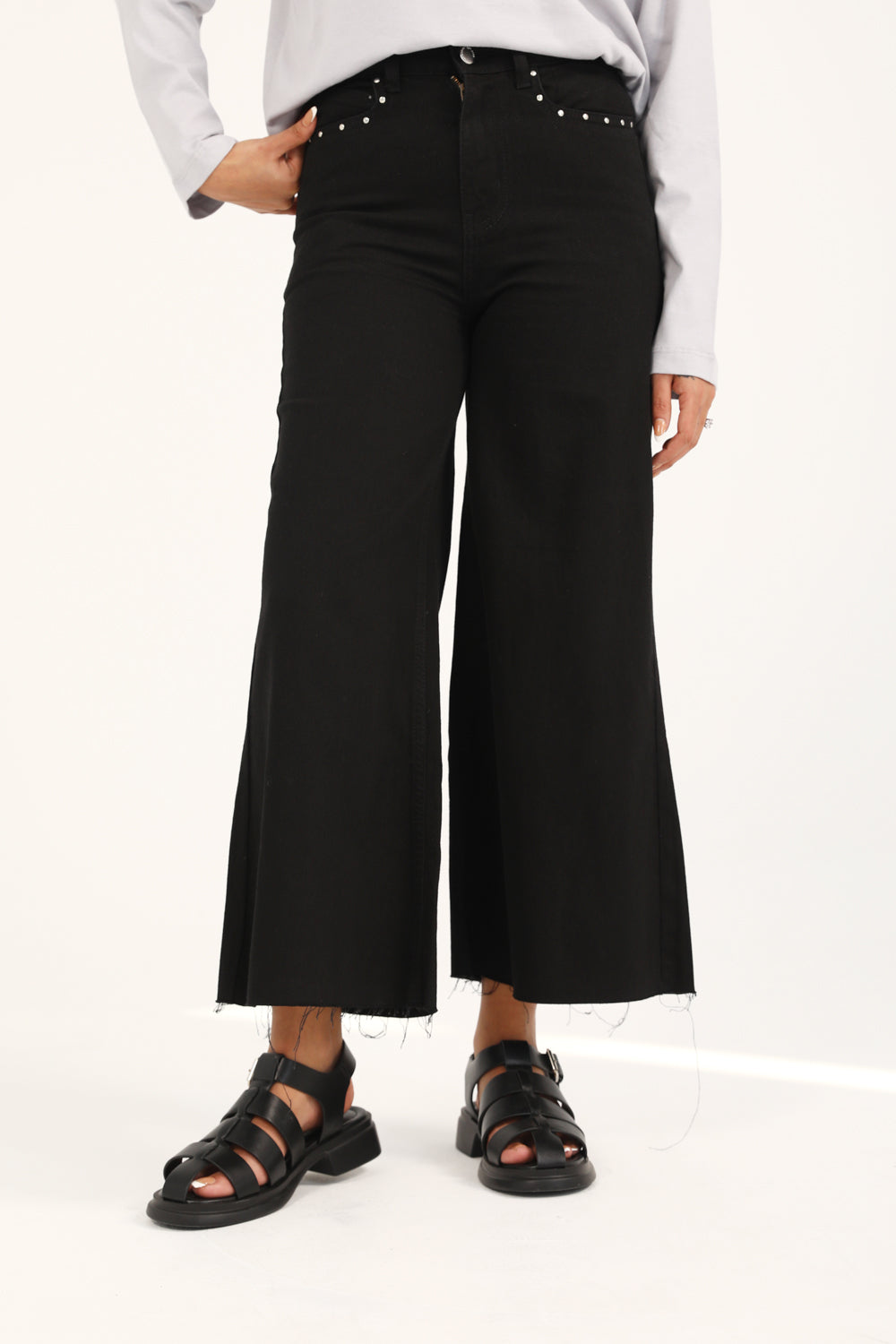 Midnight Chic™ | High-Waist Wide-Leg Hose mit Nieten in Schwarz