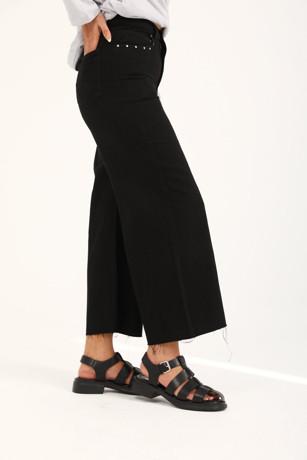 Midnight Chic™ | High-Waist Wide-Leg Hose mit Nieten in Schwarz