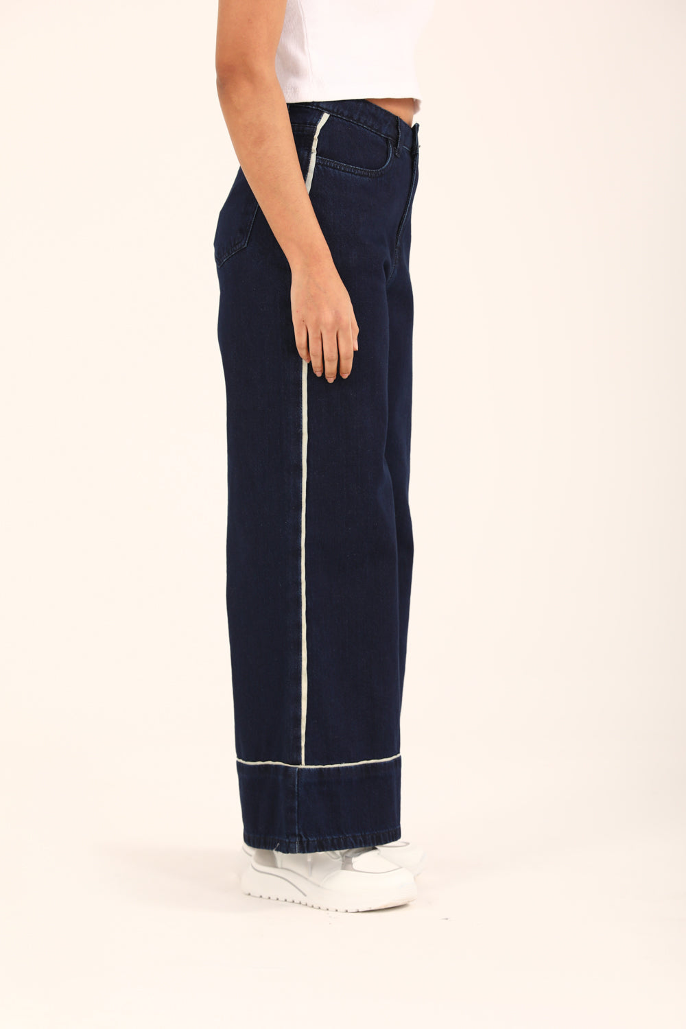 Urban Ease™ | High-Waist Wide-Leg Jeans mit Kontrastsaum in Dunkelblau