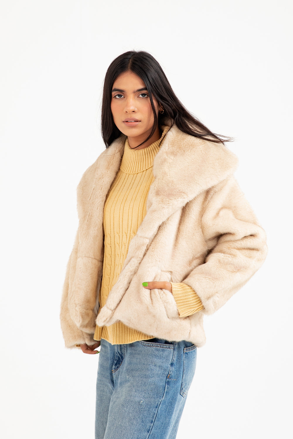 Soléa™ | Strukturierte Jacke in Beige mit breitem Kragen