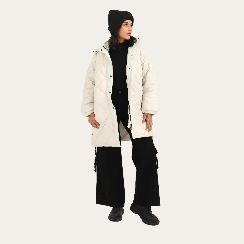 Lunéa™ | Langer Steppmantel in Off-White mit Kapuze