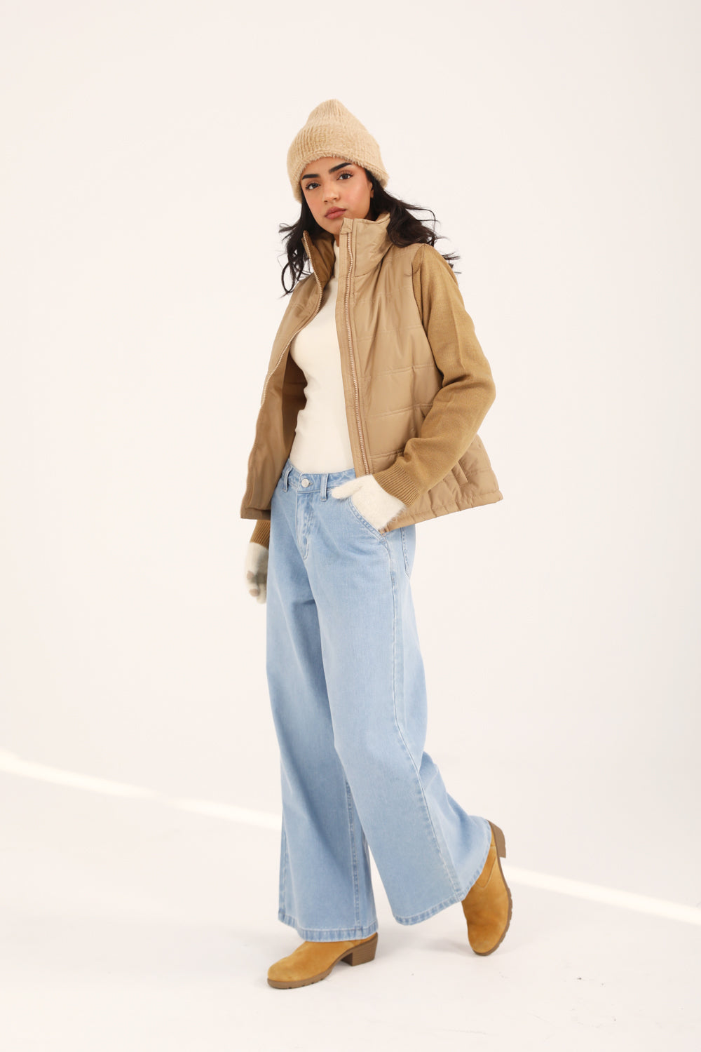 Elowyn™ | Leichte Damenjacke in Camel mit Stehkragen