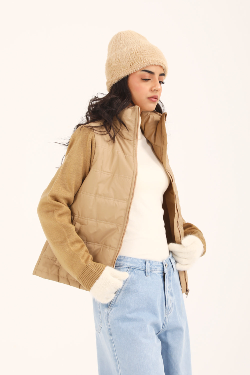 Elowyn™ | Leichte Damenjacke in Camel mit Stehkragen