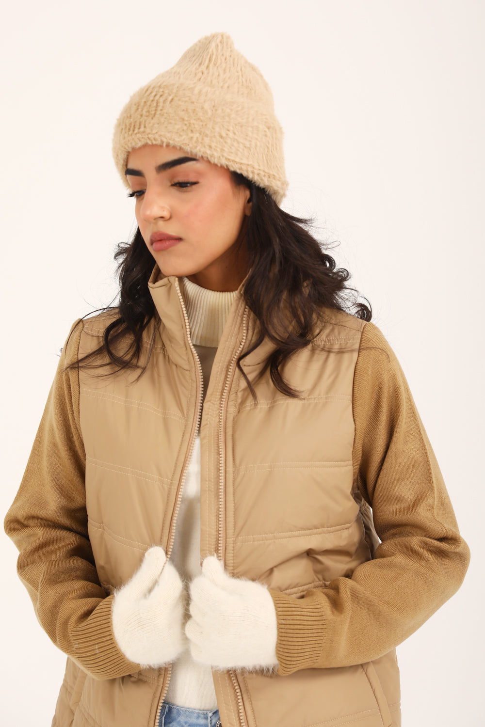Elowyn™ | Leichte Damenjacke in Camel mit Stehkragen