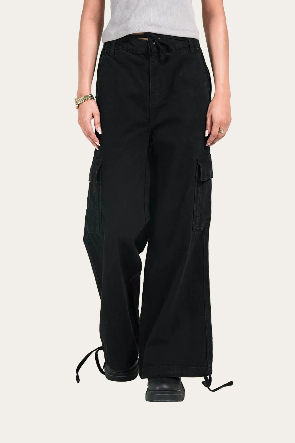 Urban Cargo™ | High-Waist Wide-Leg Cargo Jeans in Schwarz