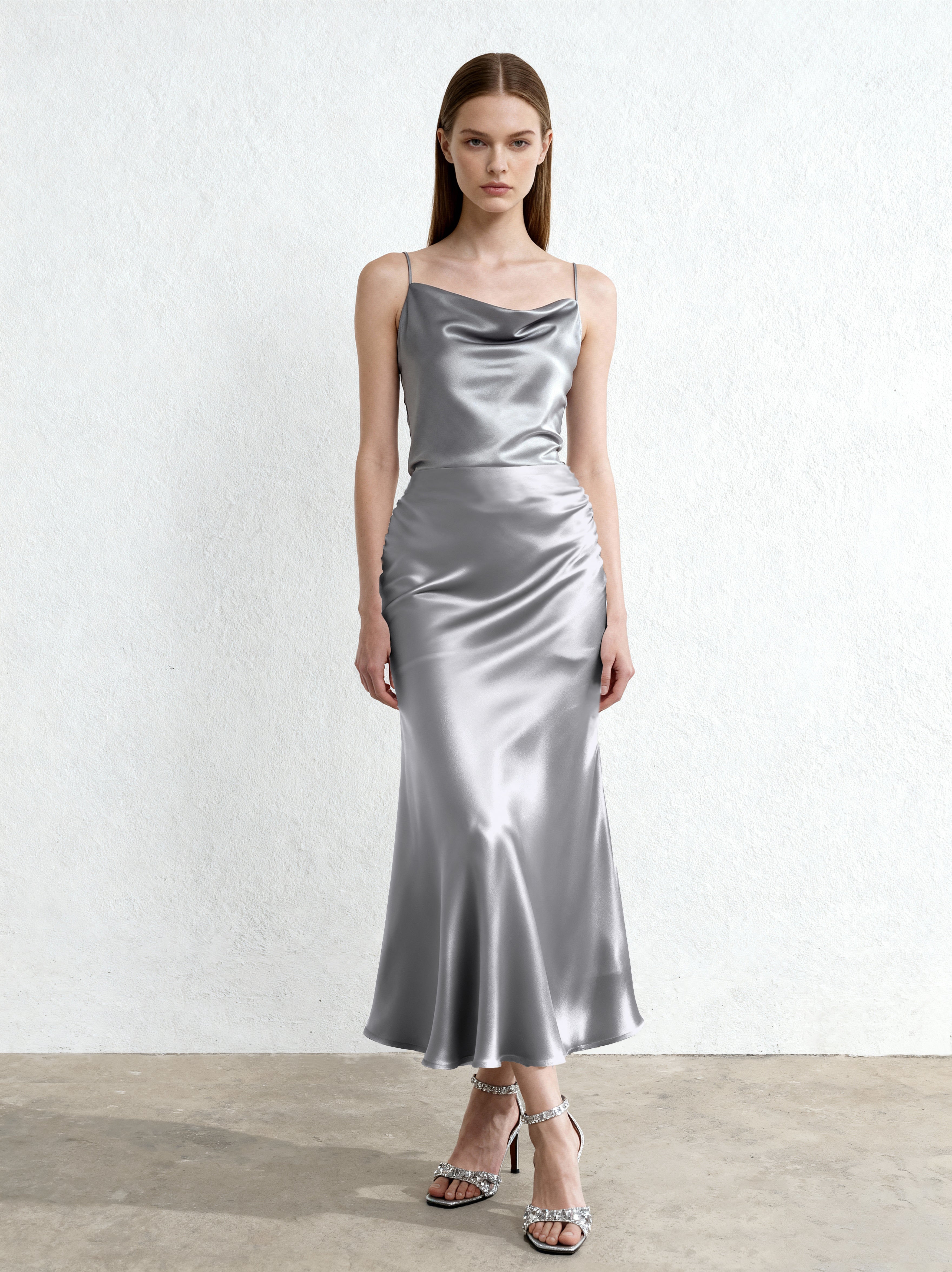 Livia™ | Satin-Camisole mit Wasserfallausschnitt – Silber