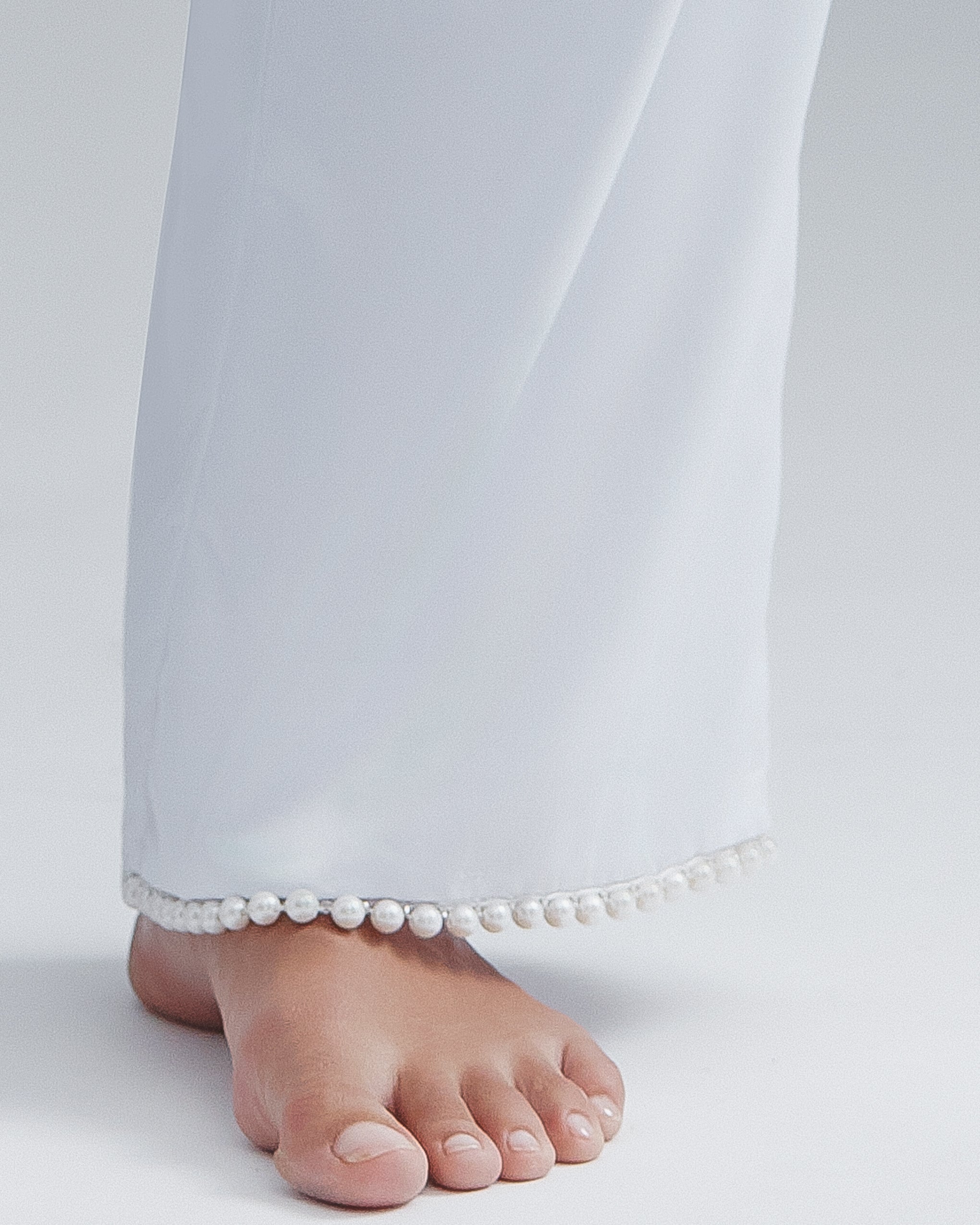 Pearl Satin™ | Luxus-Satinhose mit Perlenbesatz