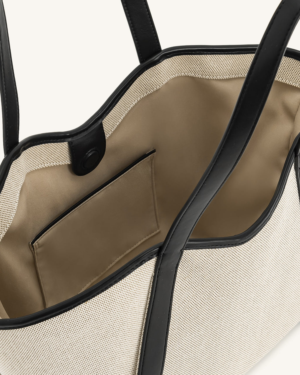 Seraphina™ | Geräumige Tote Bag aus Kunstwildleder Weiss / Schwarz