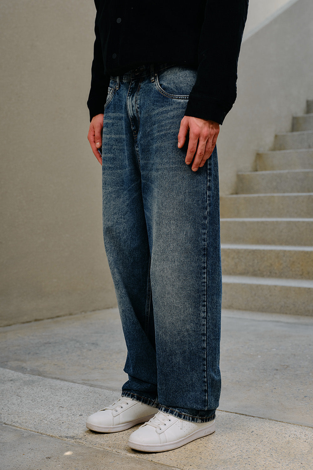Arial™ | Wide Leg Jeans in Indigo Blue