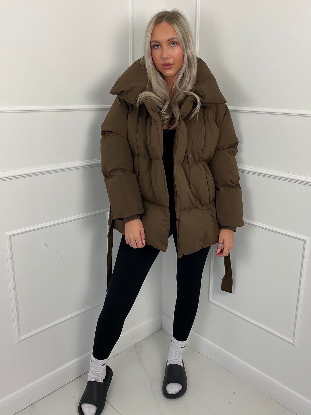 KARLY™ | Kurze Pufferjacke mit Gürteltasche