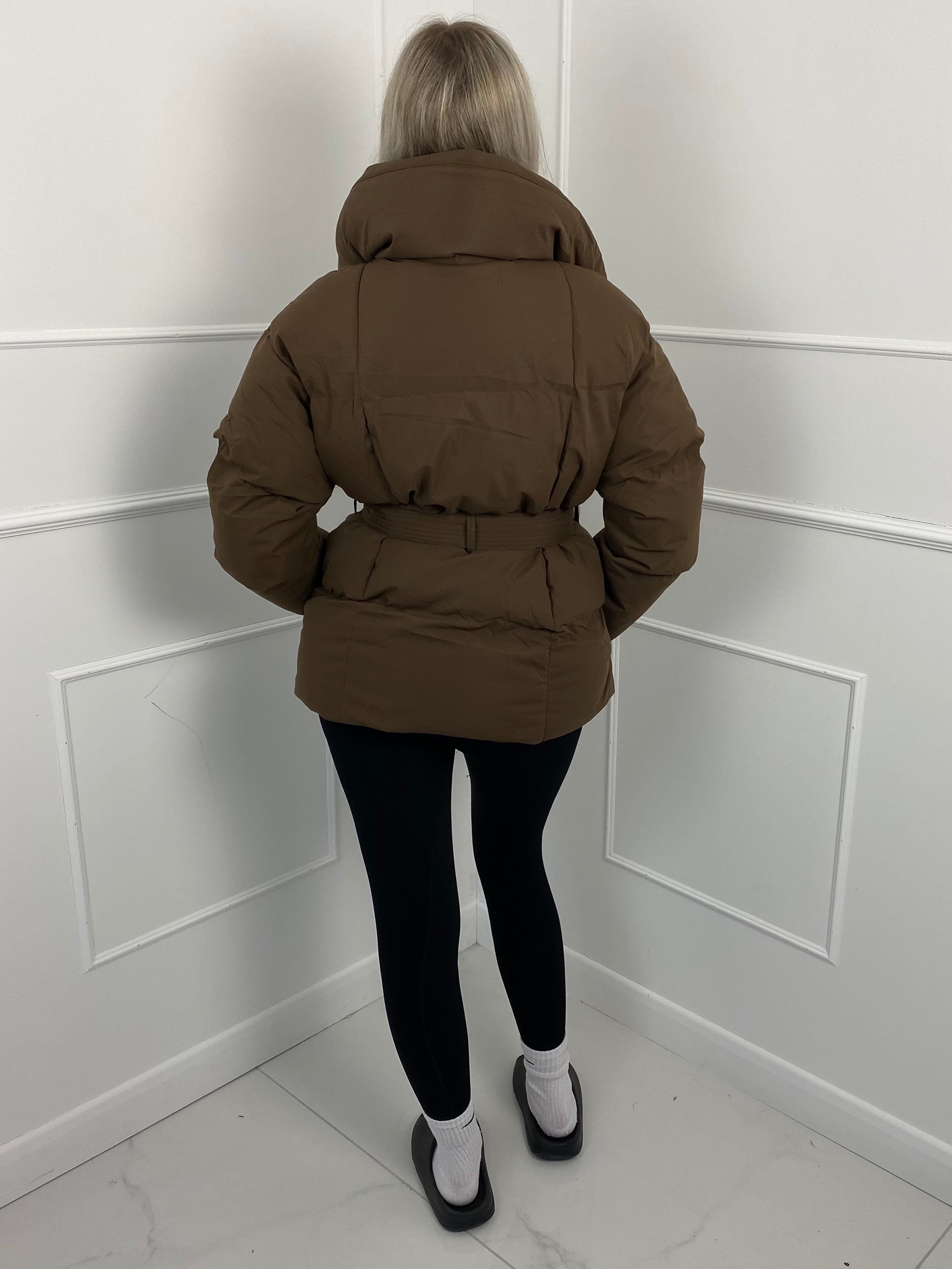 KARLY™ | Kurze Pufferjacke mit Gürteltasche