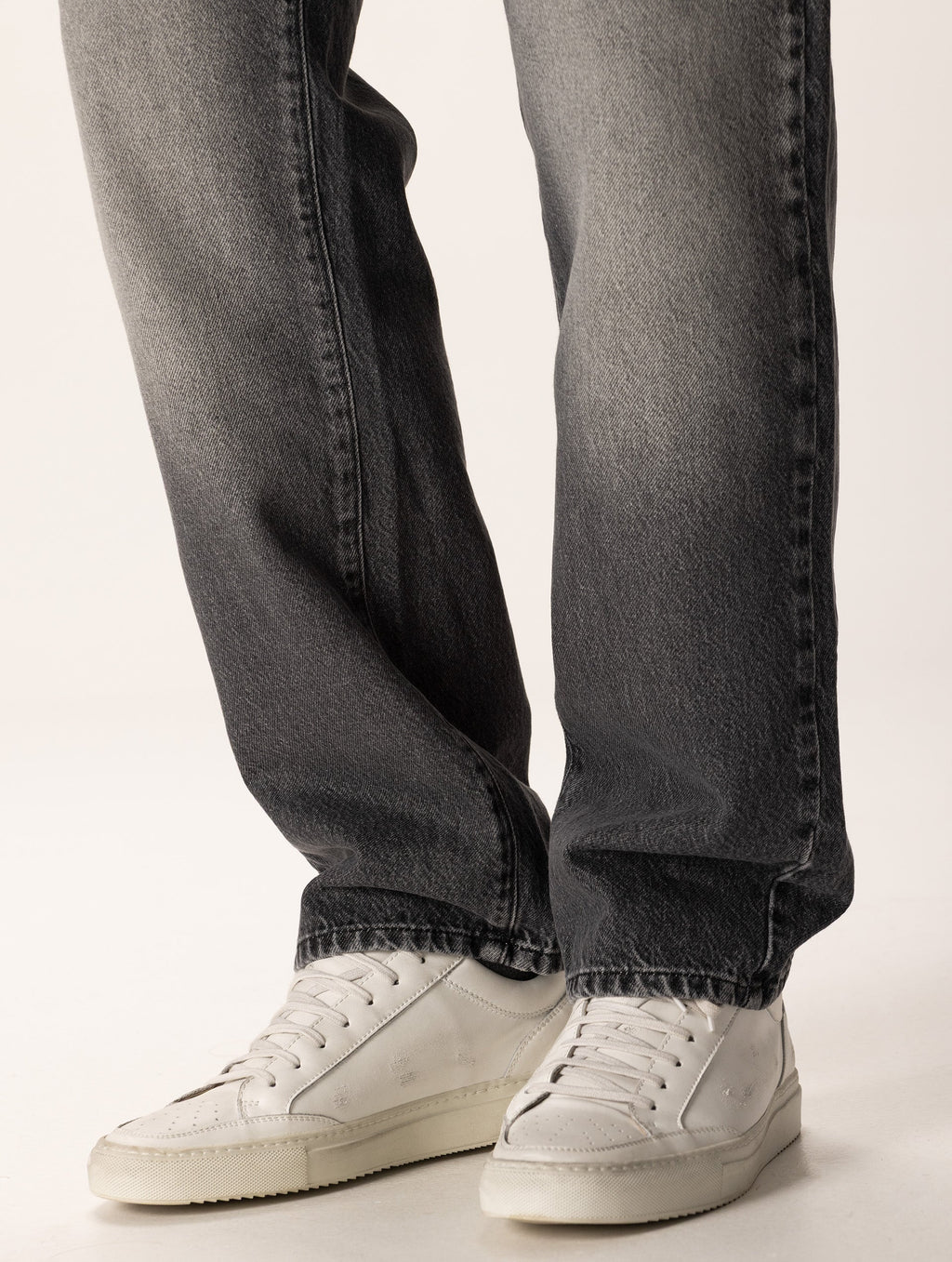 Soren™ | Straight Jeans in Washed Grey