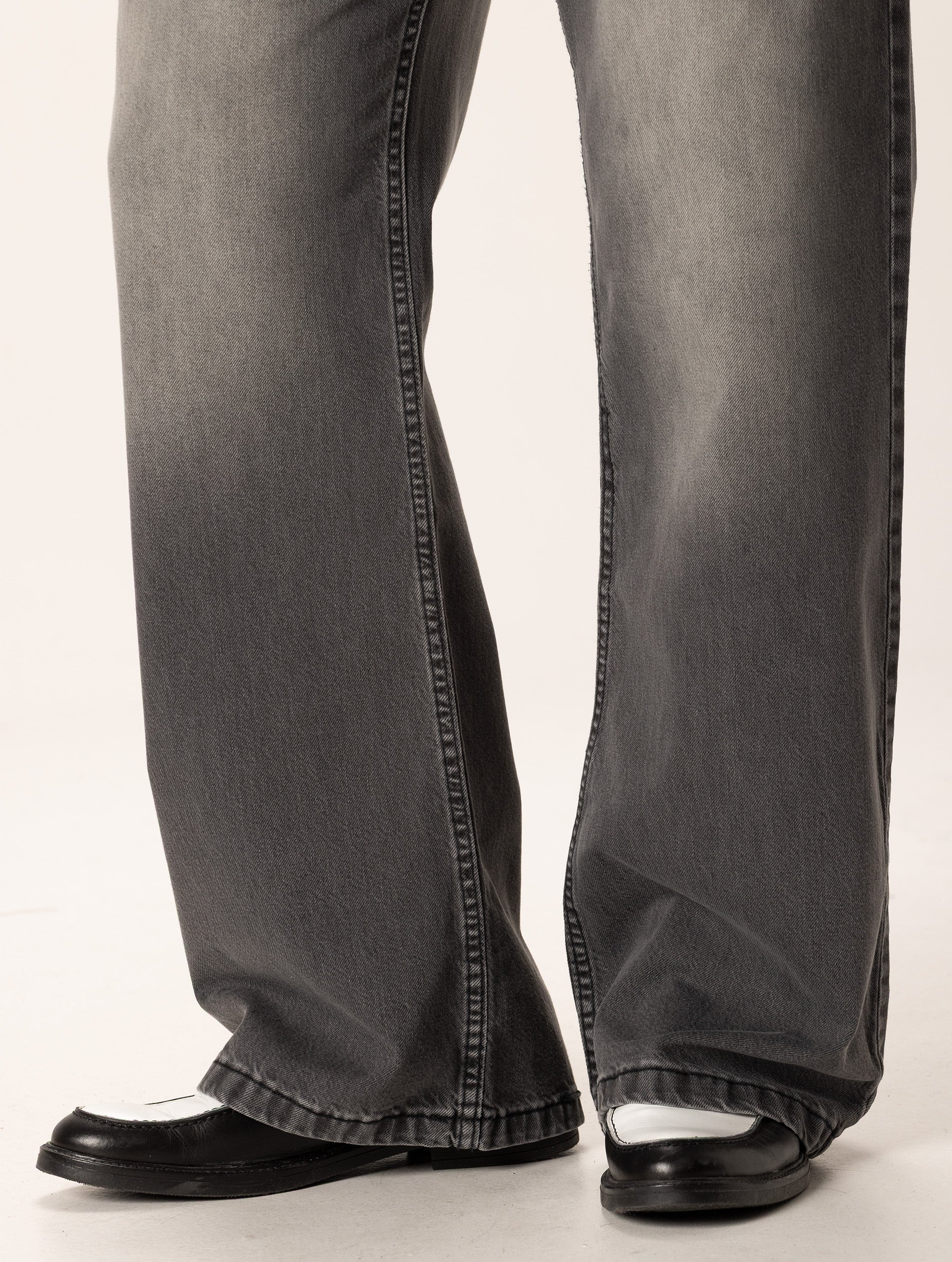 Virelli™ | Straight Jeans in Smoke Grey