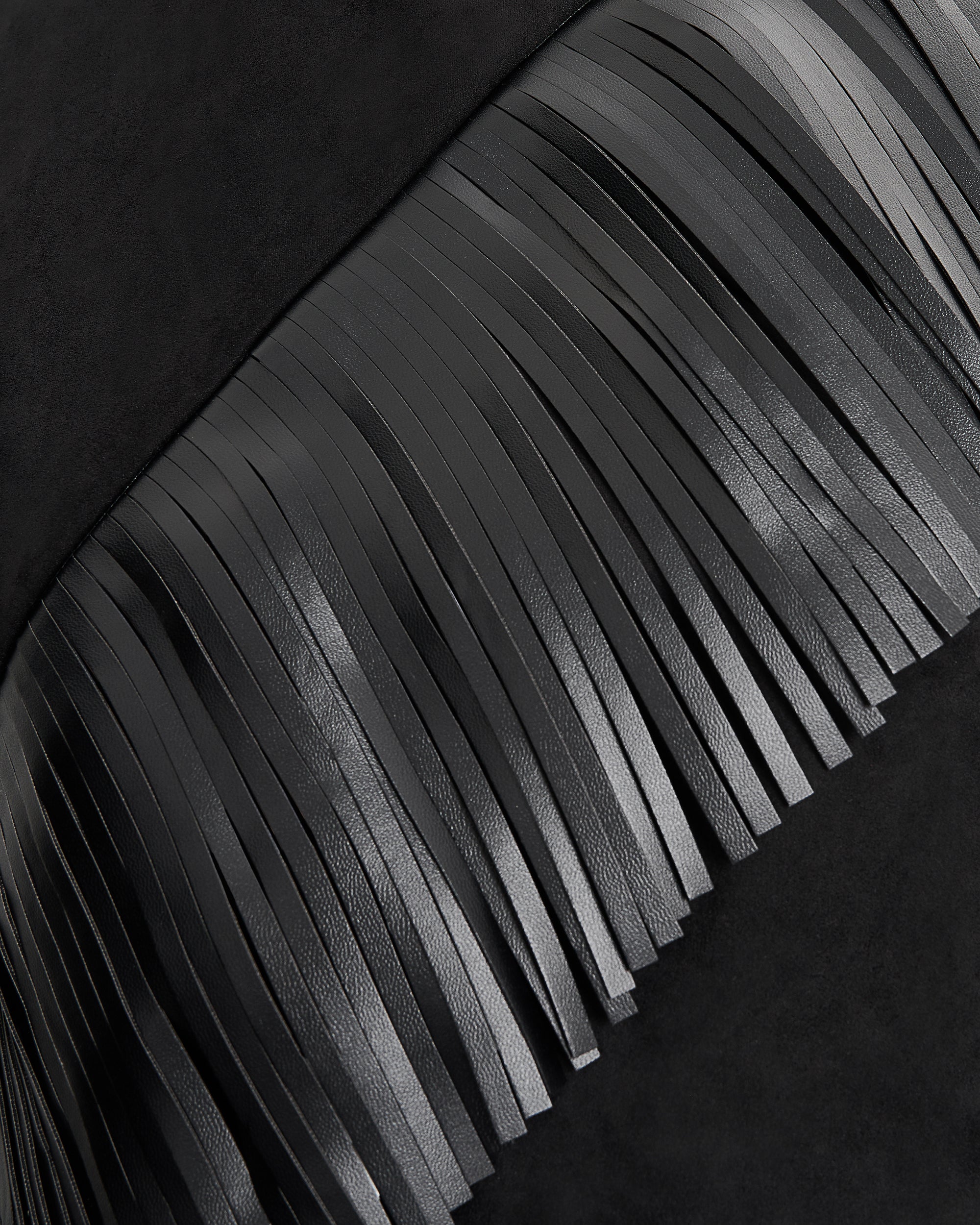 Adeline™ | Asymmetrisches Top mit Fransen in Velours-Optik – Schwarz