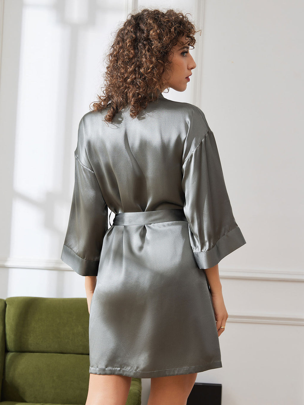 Silk Elegance™ | Seiden-Robe mit Volantärmeln