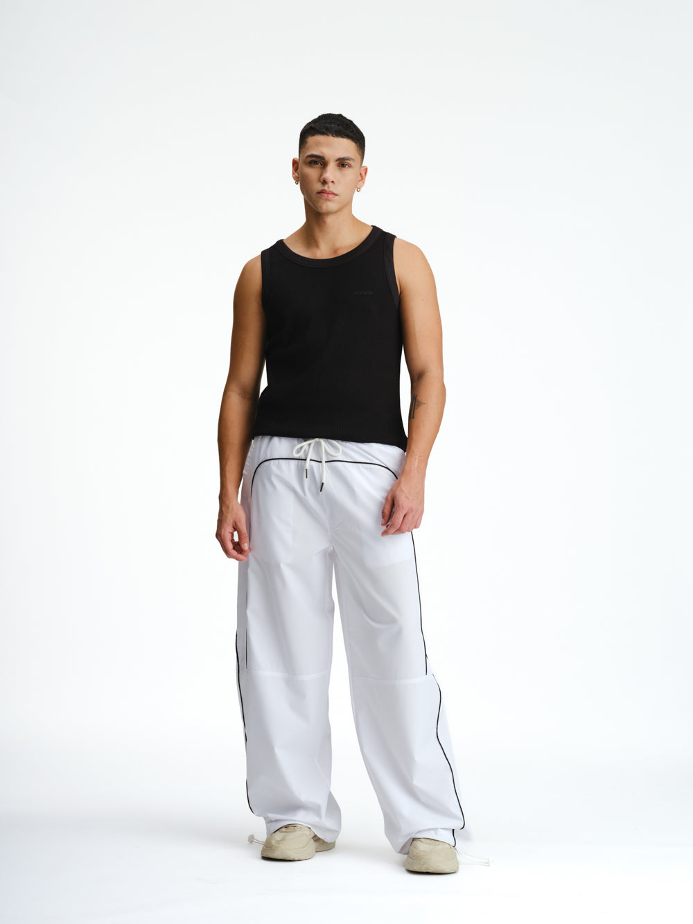 Elion™ | Weiss | Loose Fit Hose